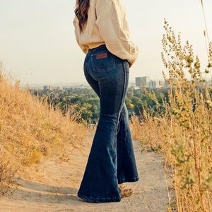 Wrangler bell bottom jeans